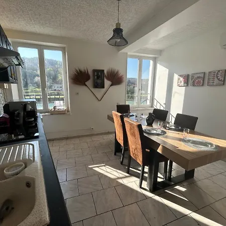 Apartament Joli Renove Vue Sur Meuse Miss Africa *